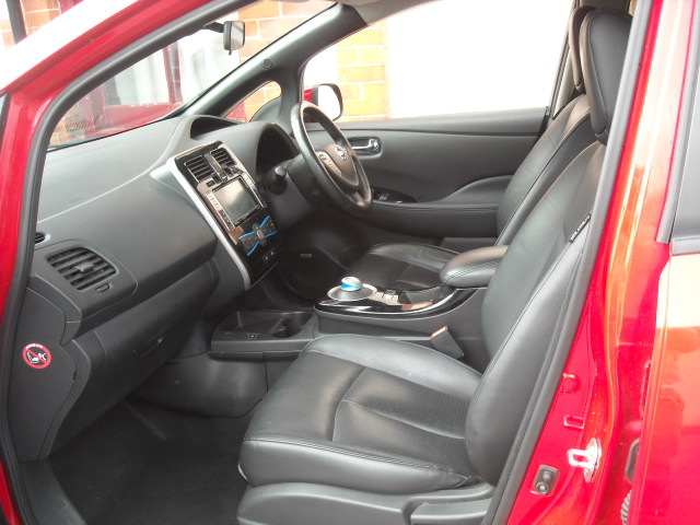 Photo of a 2016 Nissan Leaf Tekna 30kwh