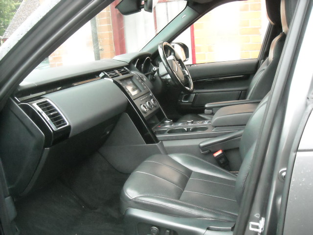 Photo of a 2017 Landrover Discovery 3.0 TD6  SE Mk 5