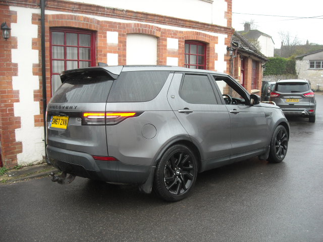 Photo of a 2017 Landrover Discovery 3.0 TD6  SE Mk 5